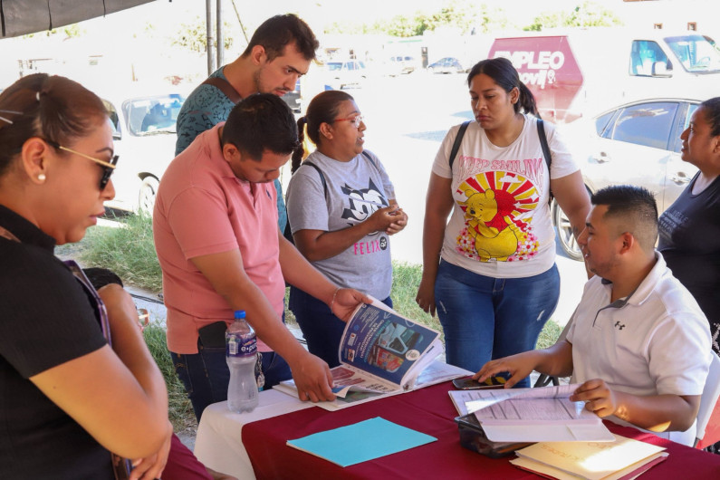 Vecinos del poniente de Nuevo Laredo aprovechan programa ‘Empleo en tu Colonia’