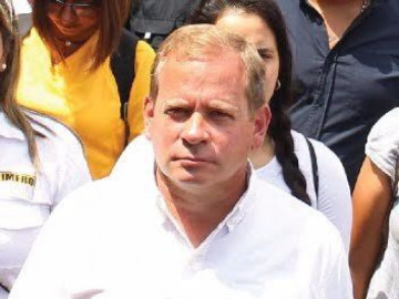 Gobernador electo venezolano denuncia "un golpe de Estado" en Zulia