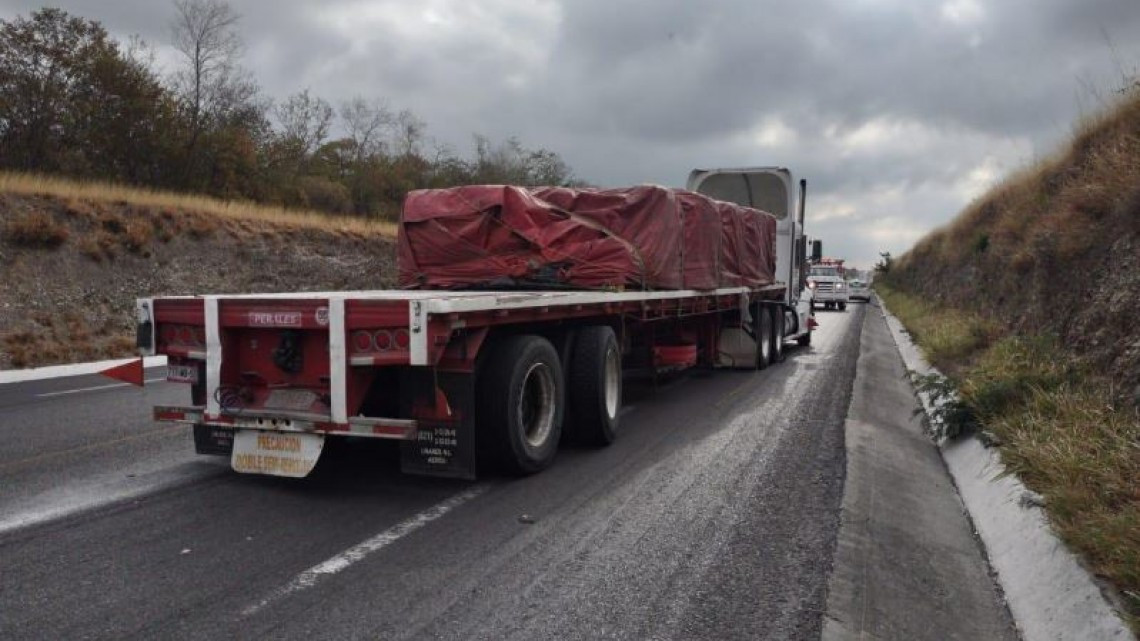 Un menor muerto y 20 lesionados en carreterazo en la Victoria - Monterrey
