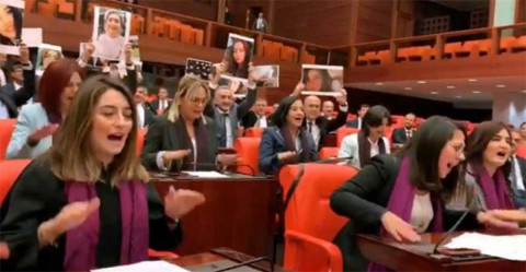“Un violador en tu camino” en Parlamento de Turquía