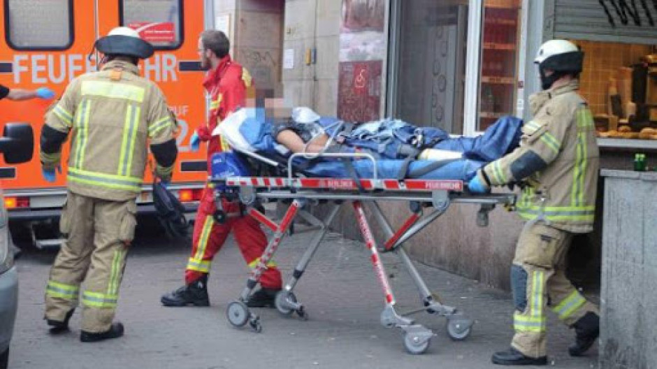 Se reúne embajador con mexicanos acuchillados en Berlín