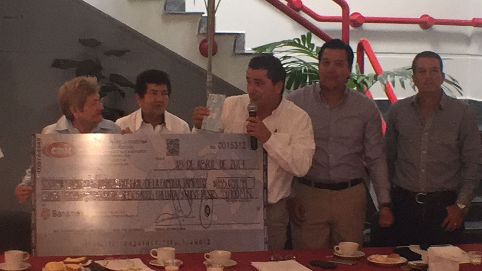 CMIC entrega al DIF Tampico 136 mil pesos