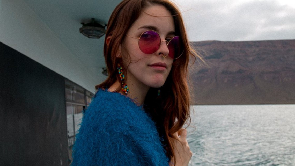 Muestra actriz porno su cuerpo tras accidente de tránsito