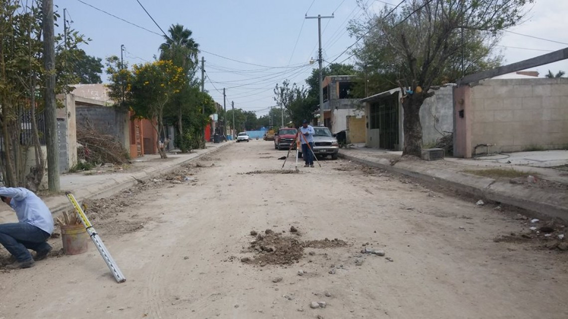Continúan trabajos de pavimentación hidráulica