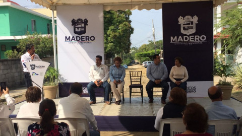 Alcalde inaugura y arranca obras en la colonia Obrera