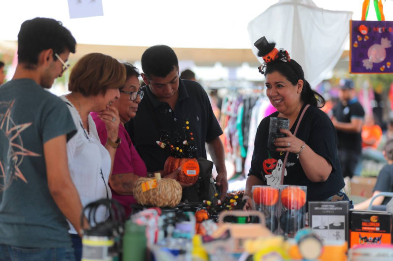 Emprendedores locales generan ganancias con bazar une edición Halloween