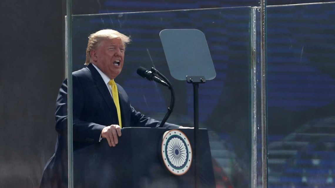 Ante 100 mil personas, Trump comienza visita oficial en India