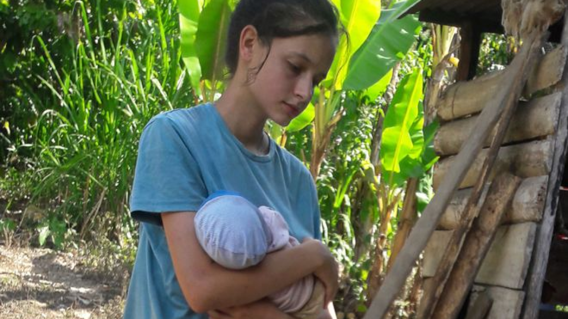 Un padre encuentra a su hija secuestrada por un gurú, después de año y medio