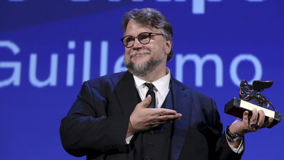 Guillermo del Toro pagará boletos de avión a equipo matemático para olimpiada