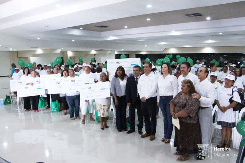 Fomento Económico y del Empleo entrega recursos a emprendedoras