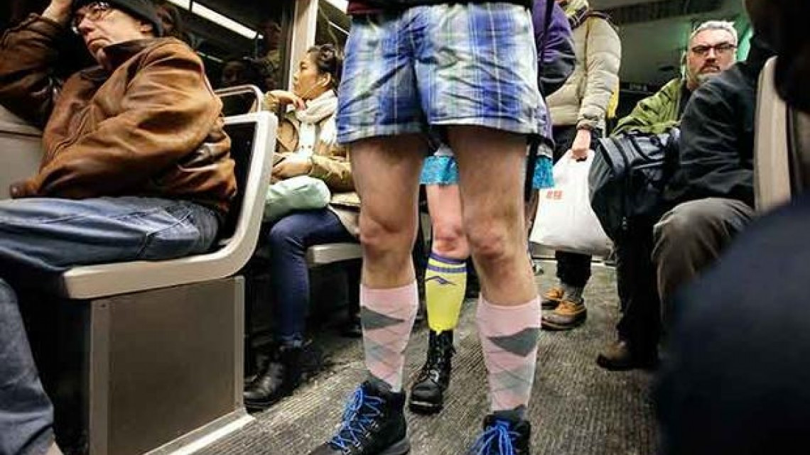 Viajan en metro de NY ¡sin pantalones!