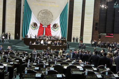 Cámara de Diputados recibe iniciativa “gobierno sin privilegios”