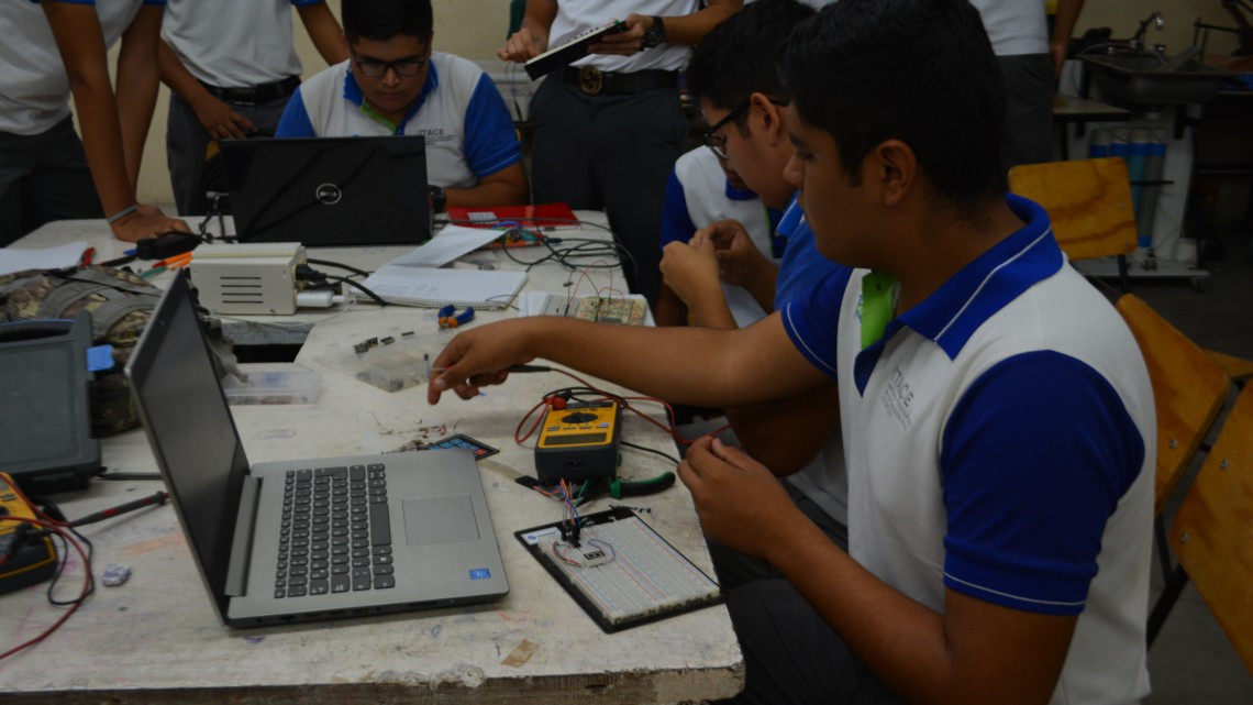 Vincula ITACE a estudiantes con sector empresarial
