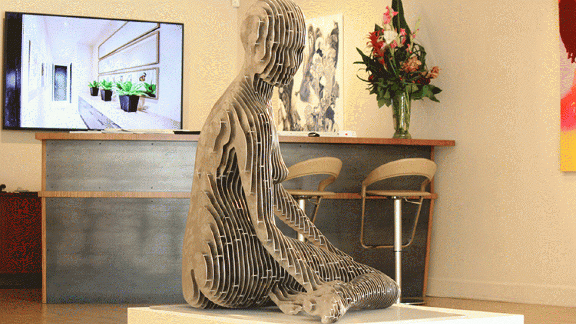 Estas esculturas 'desaparecen' frente a ti 