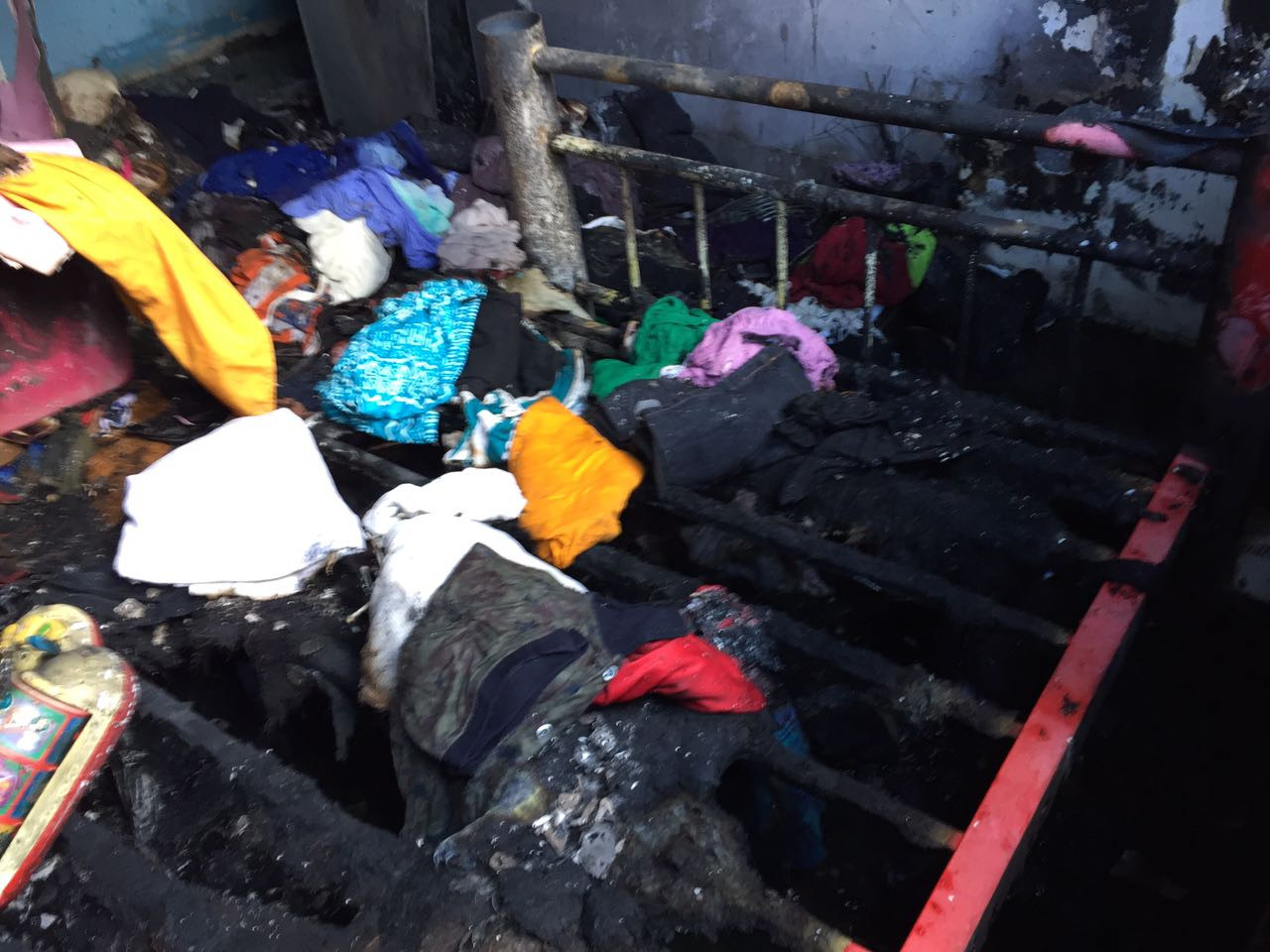 Vivienda se incendia, niñas de 2 meses y su tío están graves