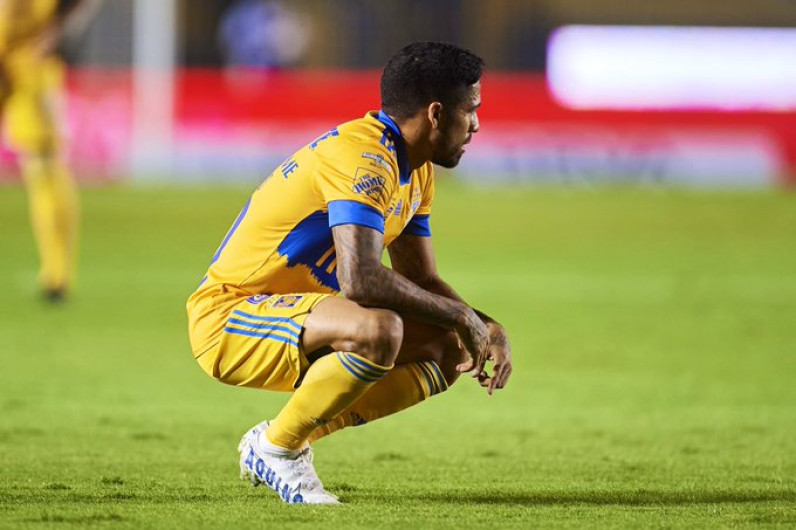 Confirman lesión de Javier Aquino