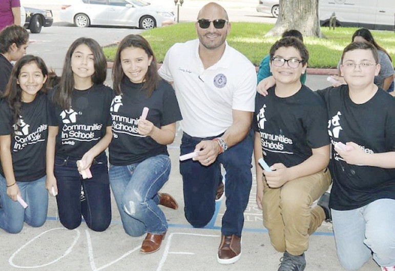 Unen esfuerzos contra suicidios