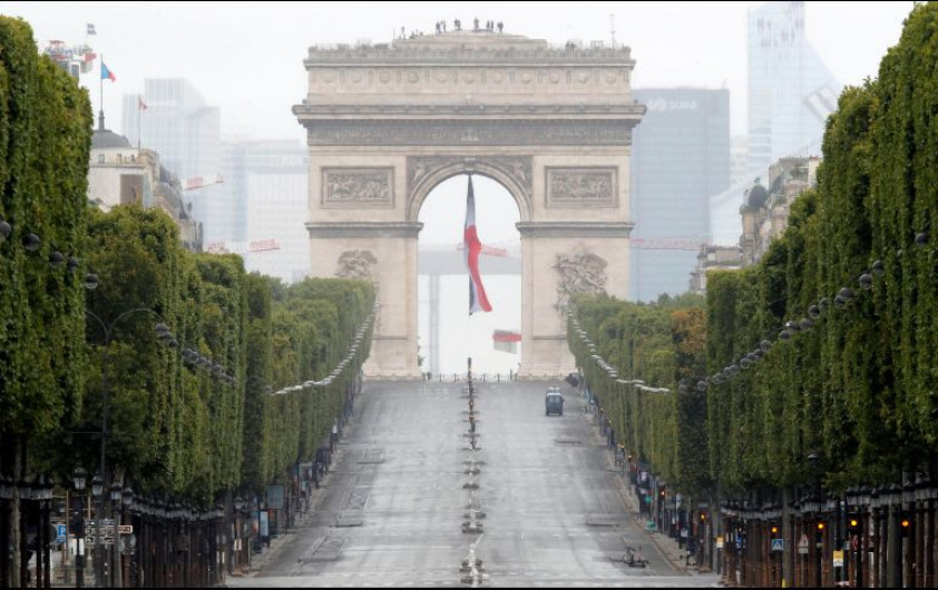 Levantan alerta de bomba en Arco del Triunfo en París