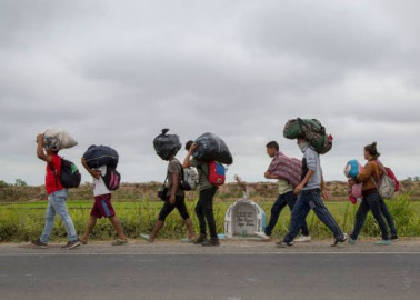 Ken Salazar afirma buscar respuesta a crisis migratoria en México 