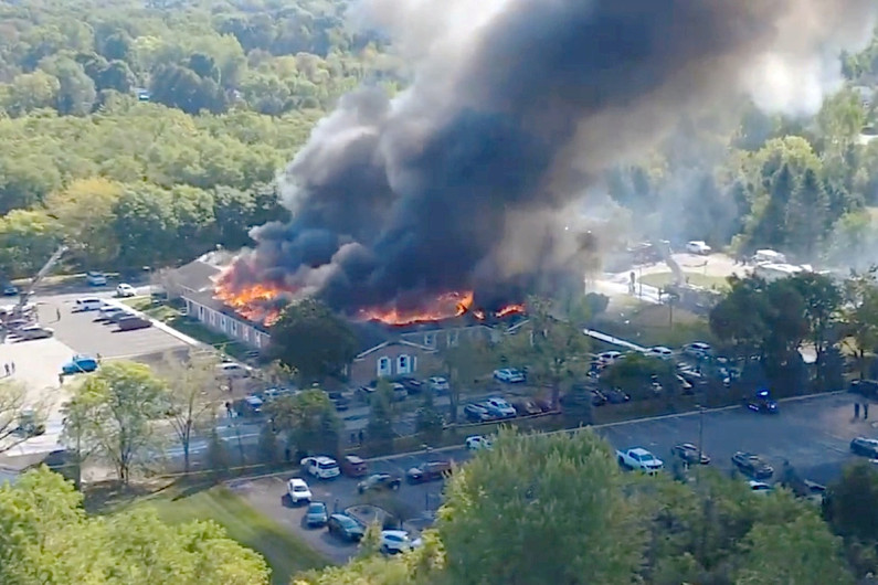 Tiroteo en iglesia de Michigan deja varios heridos y provoca incendio