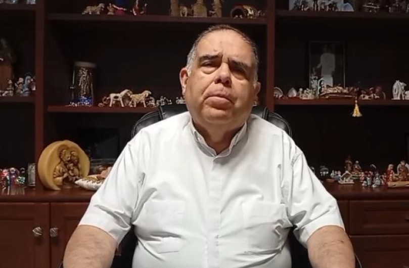 Ofrece Martín Valverde concierto a favor de parroquia