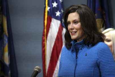 Demandan a Gobernadora de Michigan por extender el estado de alerta de emergencia 