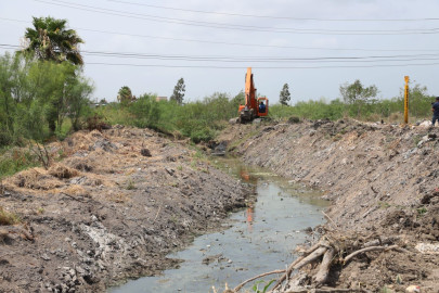 Desazolva drenes Municipio de Reynosa por temporada de huracanes