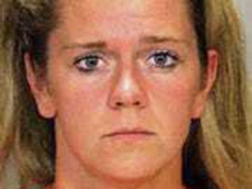 Exjefa de policía se declara culpable por cobrar horas extras sin trabajar