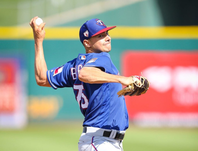 ¡Adiós 2020! Brock Burke se someterá a cirugía