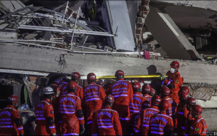 Se eleva a 27 los muertos por sismo en Turquía y Grecia