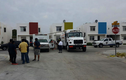 Perece hombre trabajando en alcantarilla