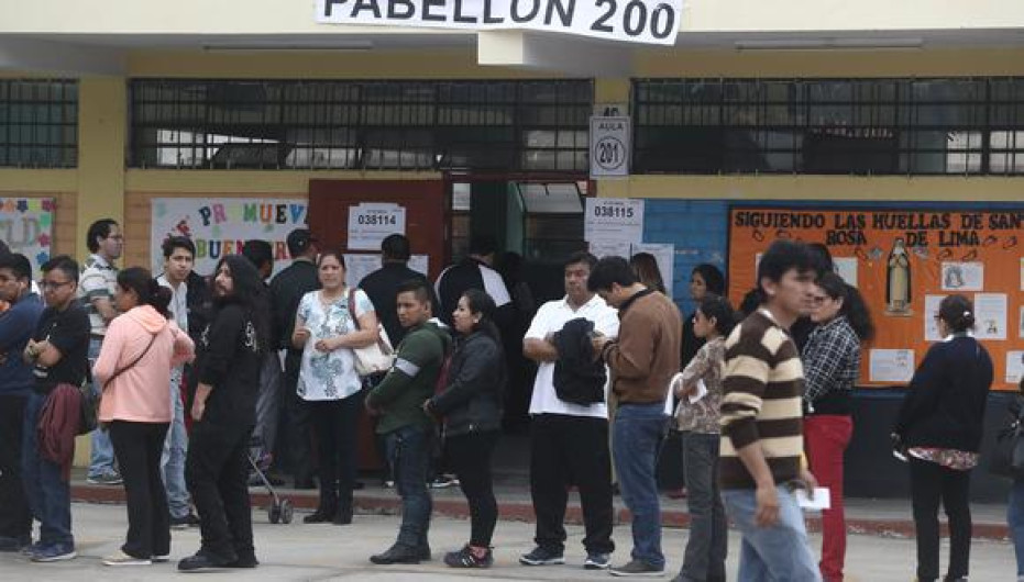 Perú vacunará a la población antes de las elecciones por COVID-19