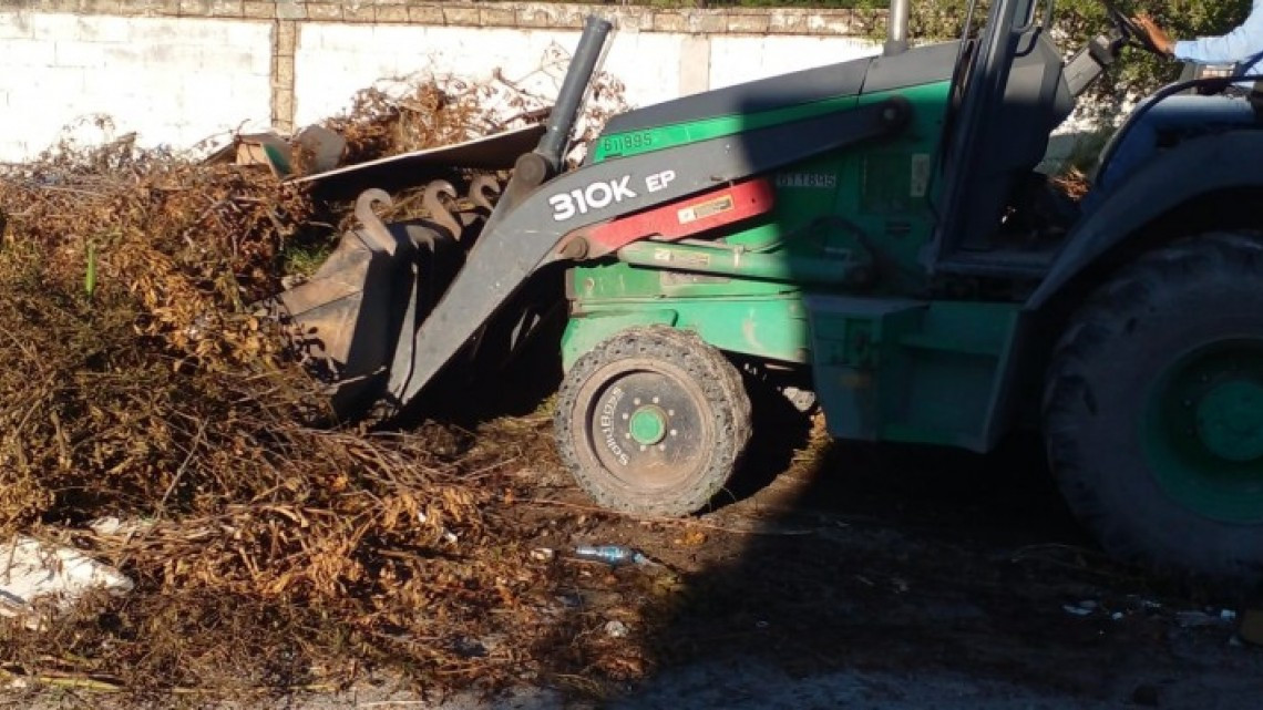 Elimina Limpieza Pública basureros clandestinos creados en entornos de planteles educativos