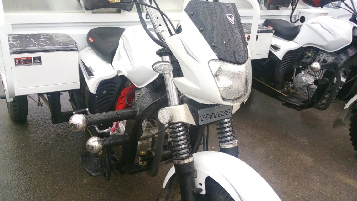 Entrega alcalde equipo para Parques y Jardines, Limpieza, y Espacios Públicos