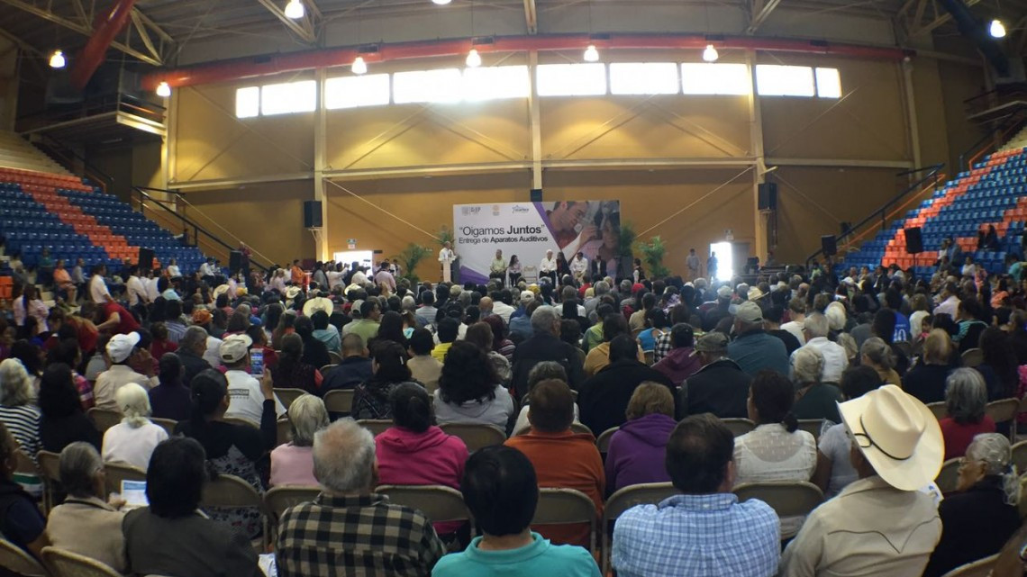 Entregan más de mil aparatos auditivos en Matamoros 