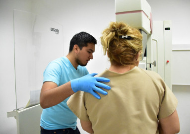 "Sumate al rosa, sumate al DIF"