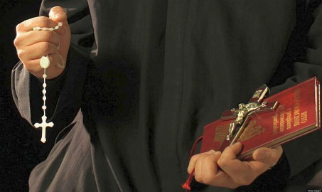 Ante grandes inquietudes espirituales, Papa pide a sacerdotes recurrir a exorcistas