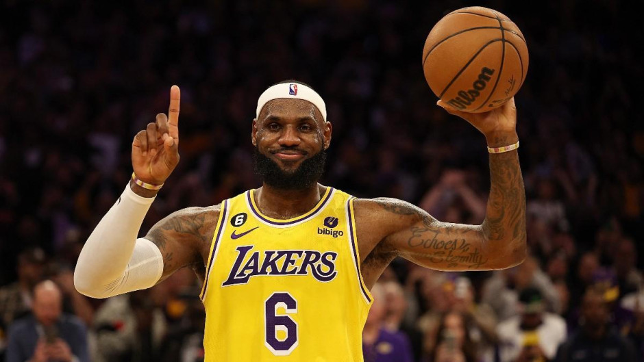 LeBron James  confirma una temporada más en la NBA