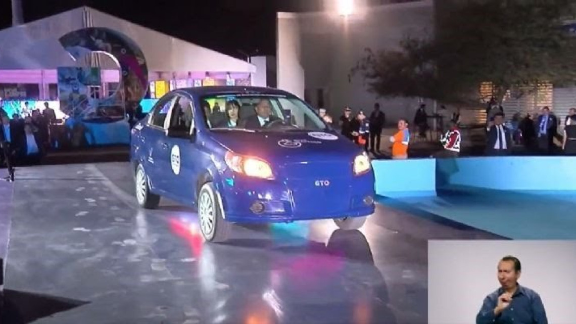 Alumnos de preparatoria de Guanajuato crean vehículo eléctrico