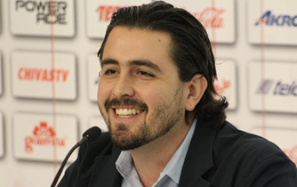 Vergara deja presidencia de Chivas a su hijo Amaury