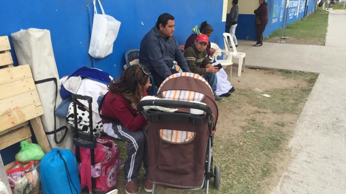Hacen fila desde el domingo, para lograr un lugar de estudio en primarias de Altamira.