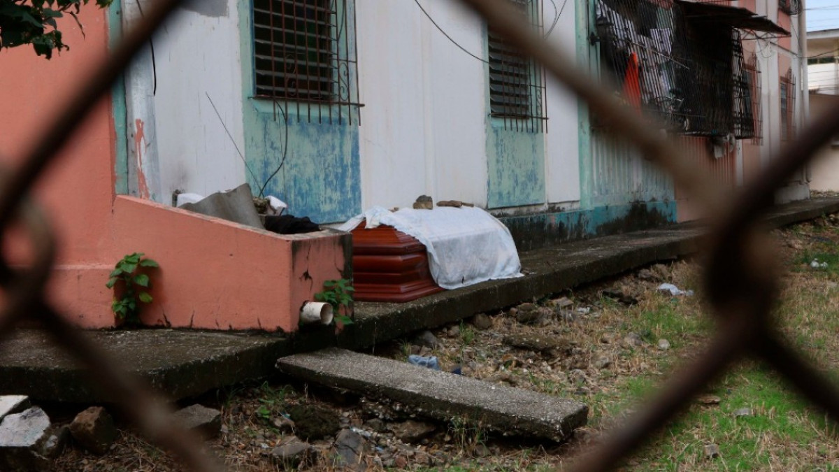 Colapsa sistema de Salud de Ecuador; dejan cadáveres en las calles de Guayaquil