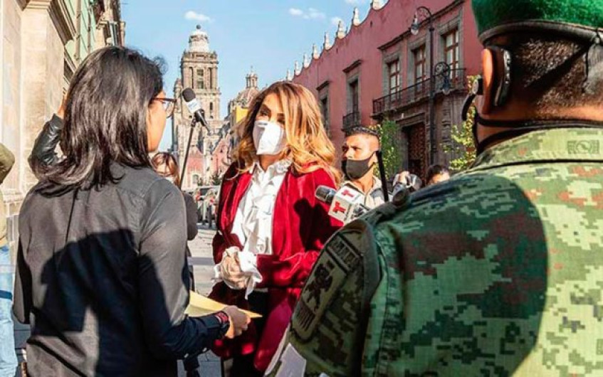 Ninel Conde solicita ayuda a AMLO para recuperar a su hijo