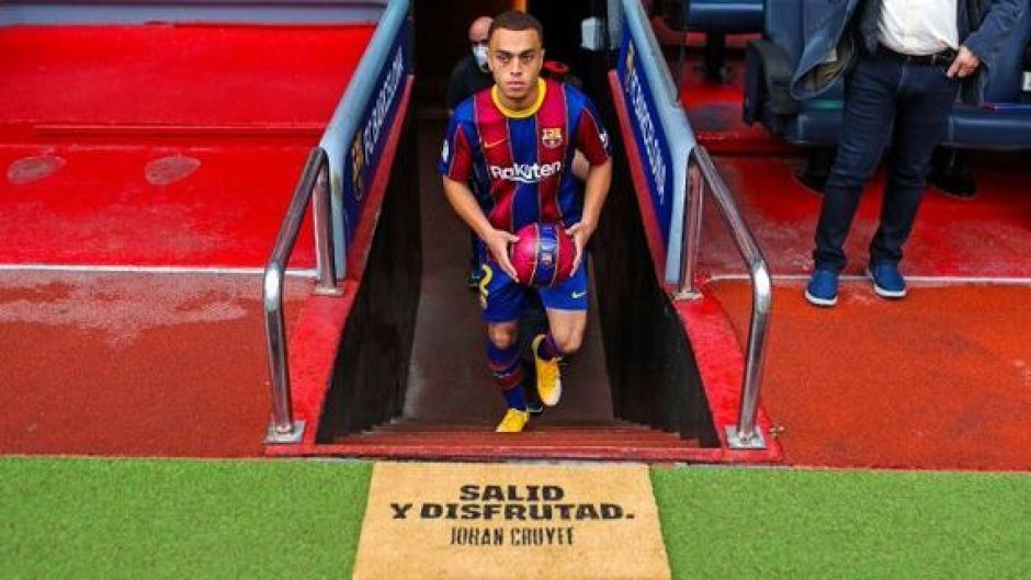 Sergiño Dest rechazó al Bayern por ir a Barcelona