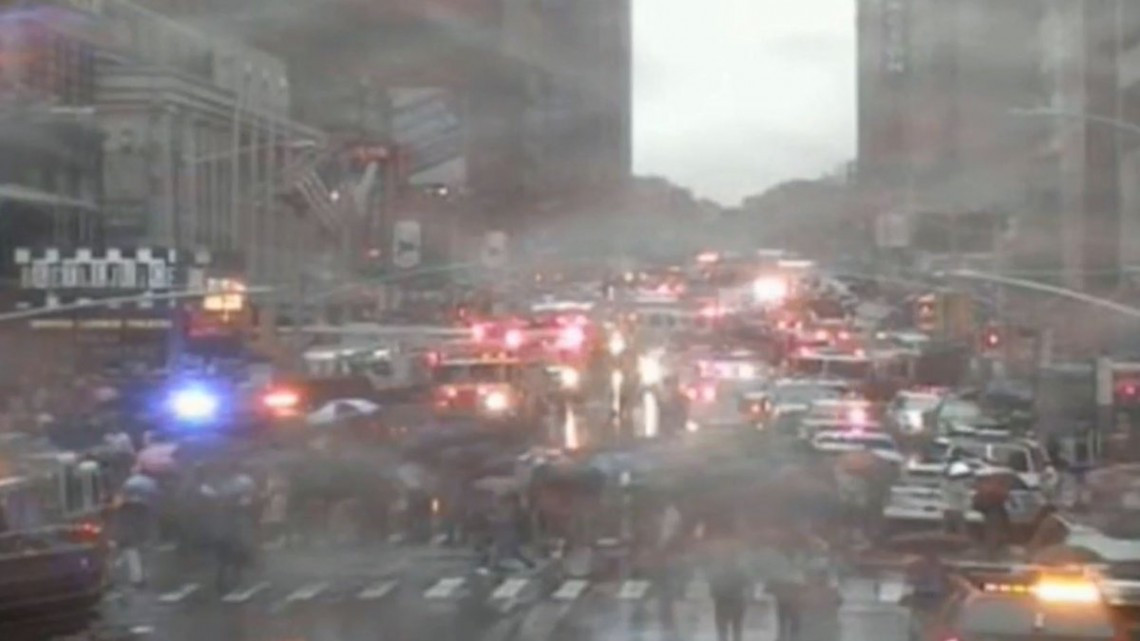 Se estrella helicóptero contra edificio de NY. Descartan ataque terrorista