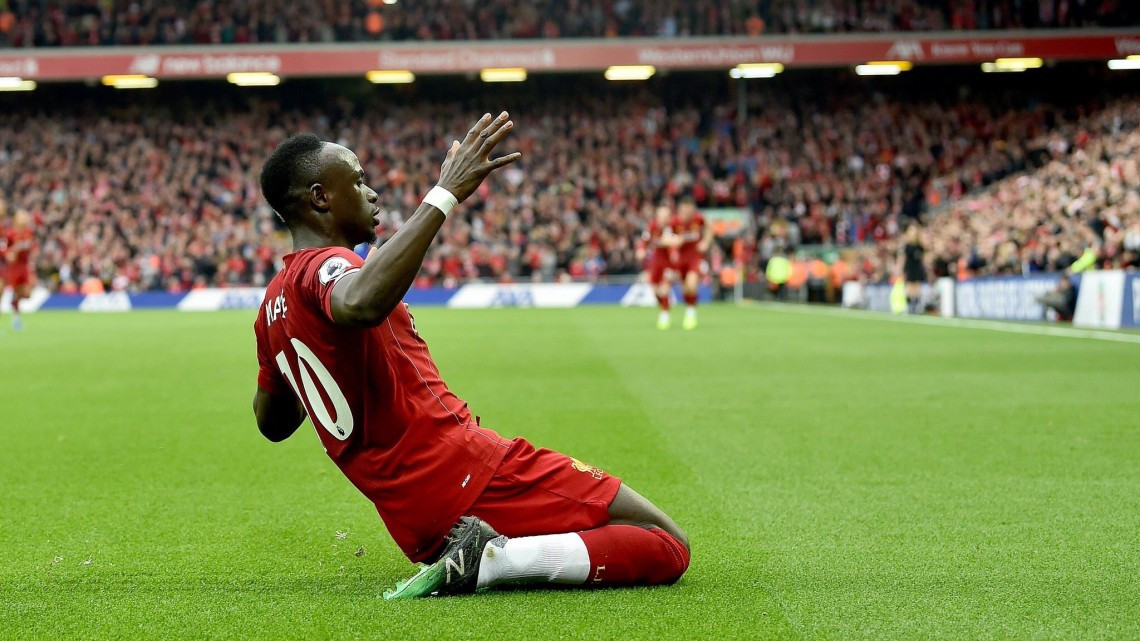 Liverpool vence 2-1 al Leicester