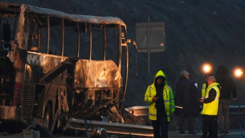 Incendio en un autobús deja al menos 45 fallecidos en Bulgaria
