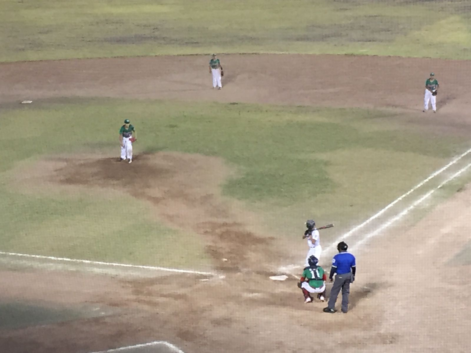 México vuelve a dejar ir la victoria en Latinoamericano de Béisbol