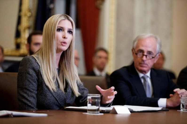 Ivanka viola reglas al enviar correos oficiales desde cuenta privada