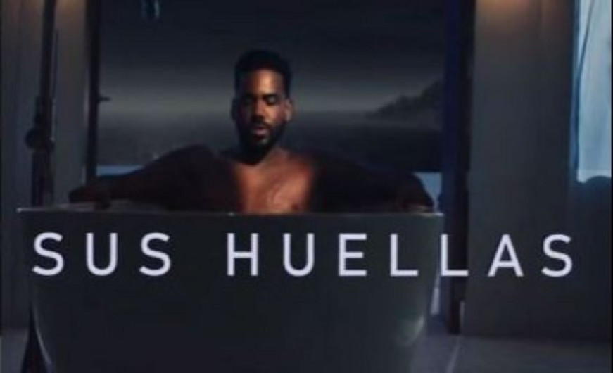 Romeo Santos está de regreso con su nuevo sencillo "Sus huellas"